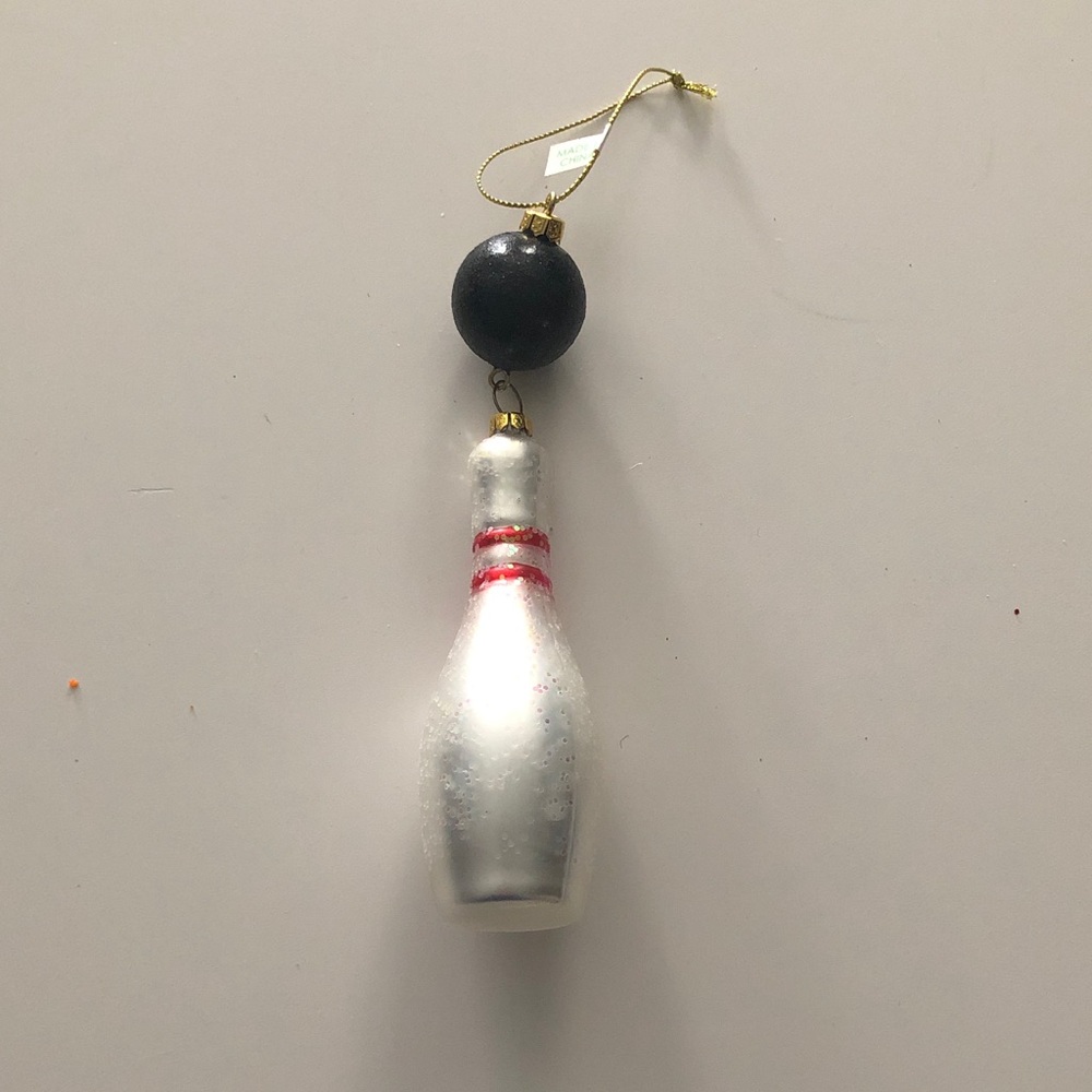 📦 Bowling Pin & Ball Ornament